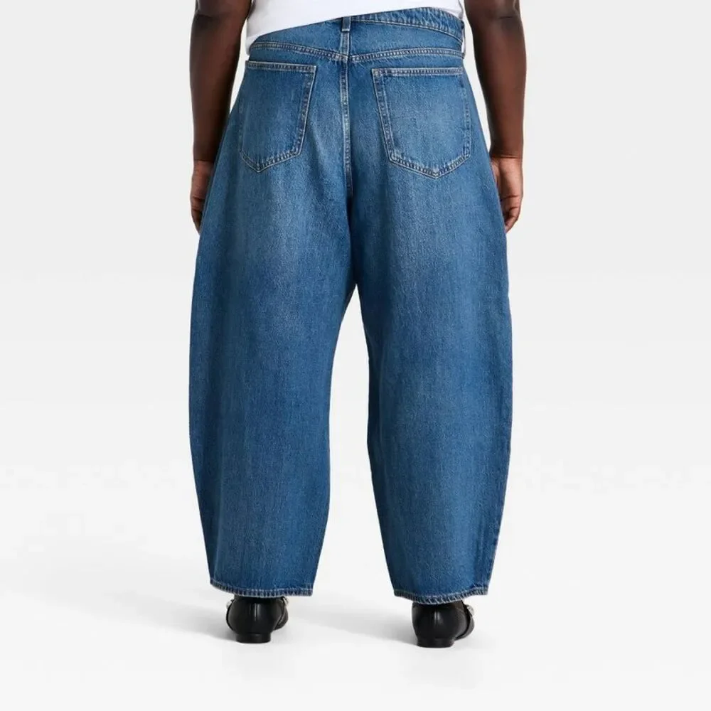 Women's High-Rise Easy Barrel Jeans - Universal Thread Medium Wash 20